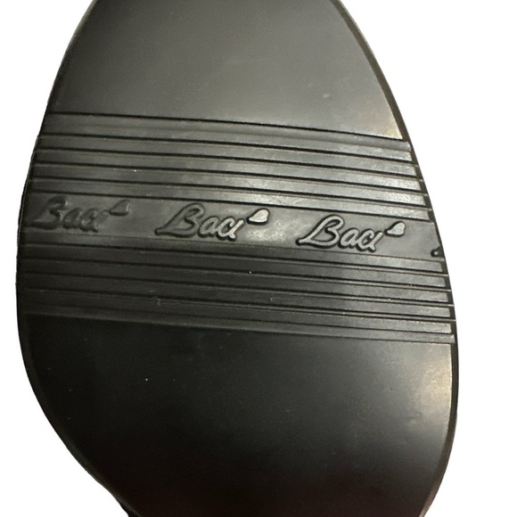 Baci Velvet like booties Sz 6 Black with Green Hue 3.5” heel Like New Condition - Picture 3 of 4